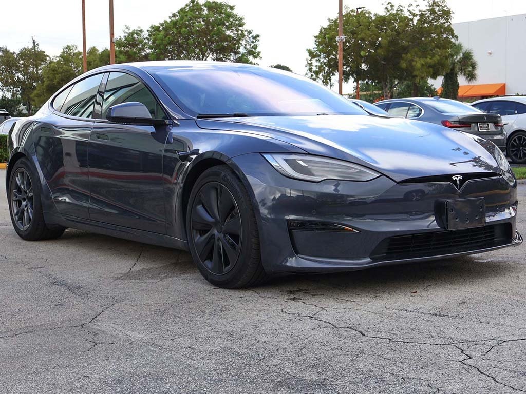 2022 Tesla Model S photo 2