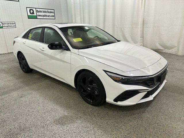 2026 Hyundai Elantra SEL Sport photo 2