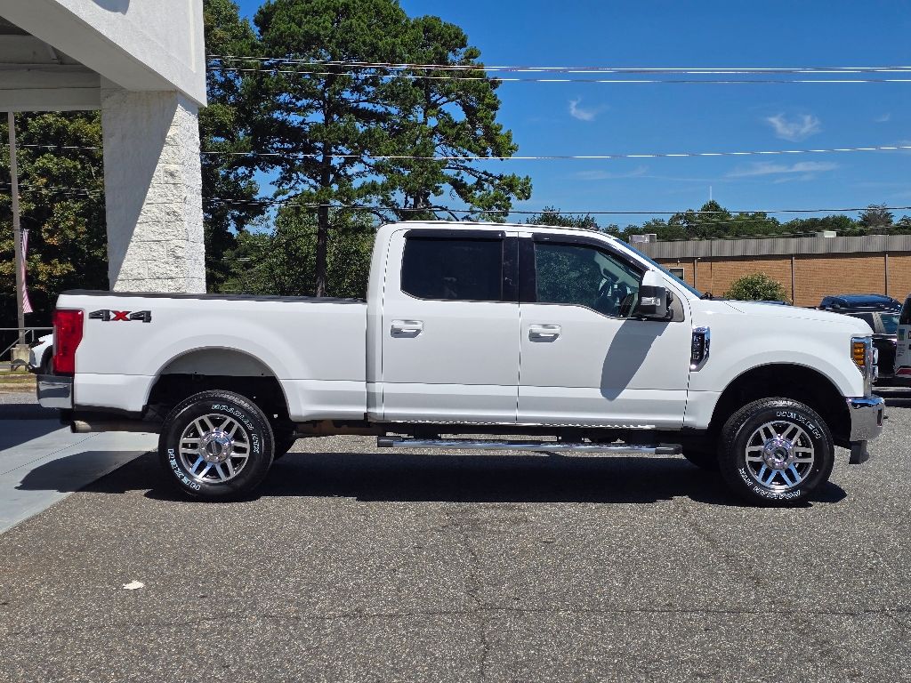 2019 Ford F-250 Lariat photo 19