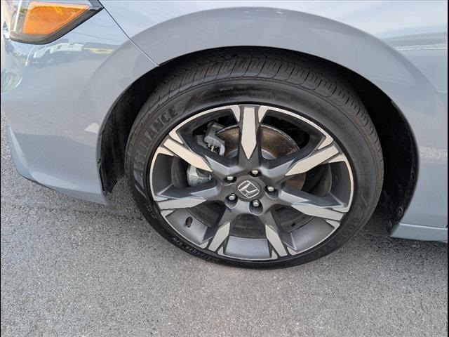2025 Honda Civic Sport Touring photo 5
