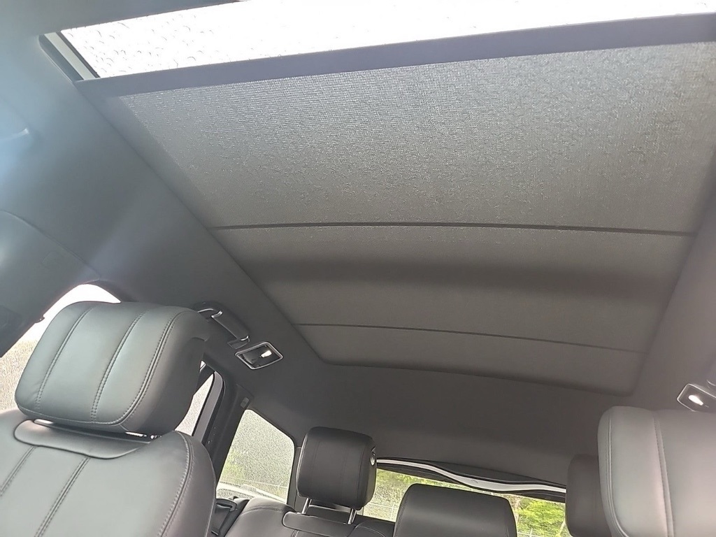 2020 Land Rover Range Rover HSE photo 12
