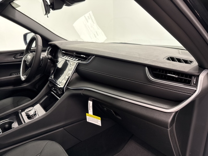 2025 Jeep Grand Cherokee Laredo X photo 16