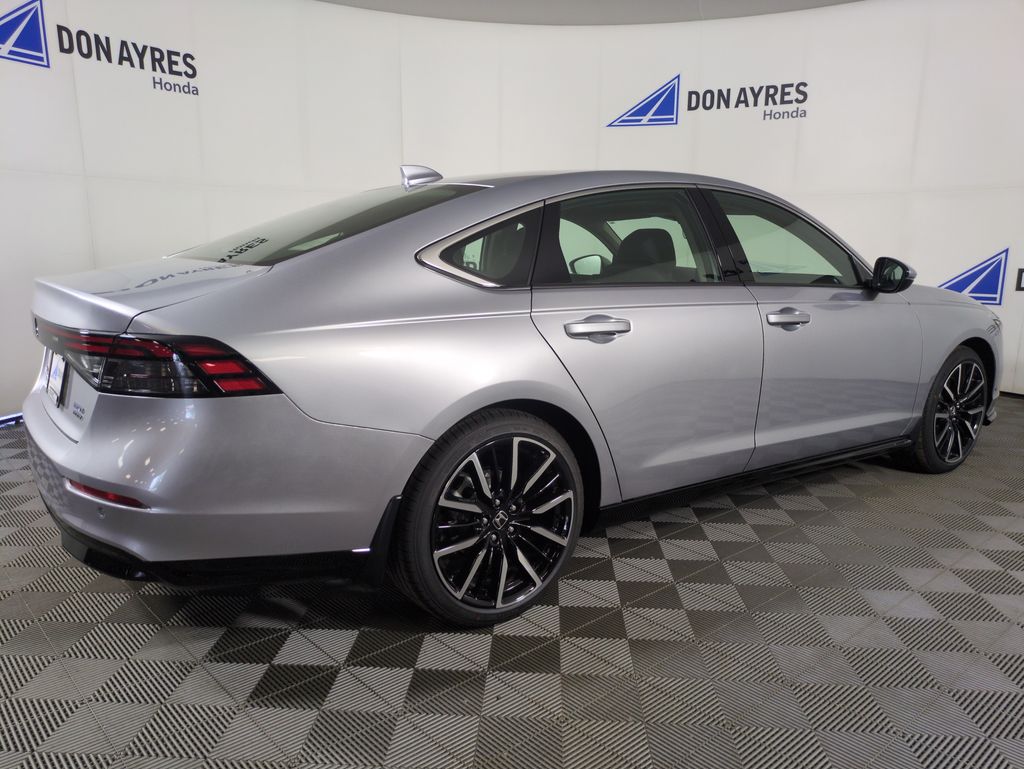 2025 Honda Accord Hybrid Touring photo 5