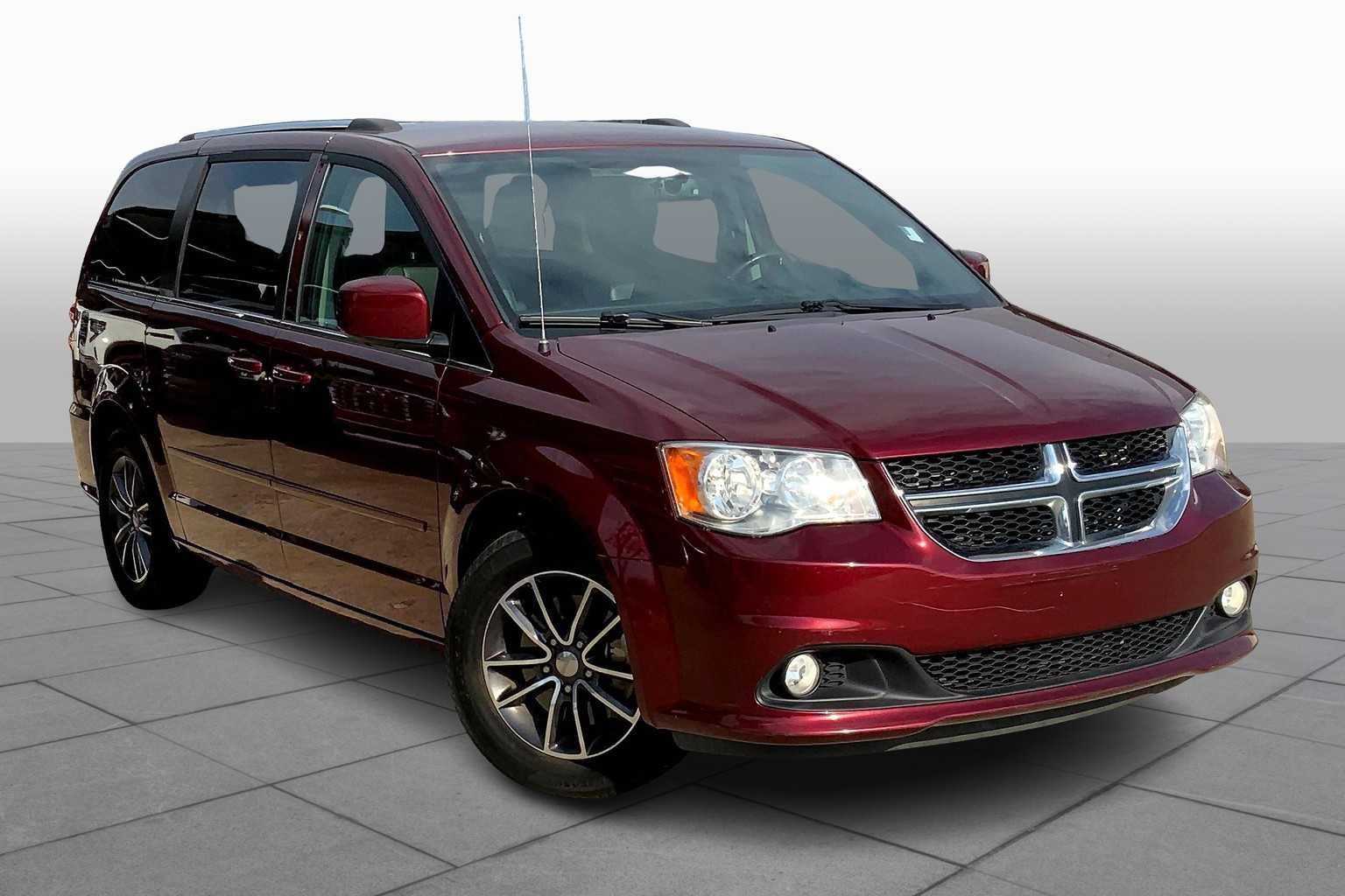 2017 Dodge Grand Caravan SXT photo 2
