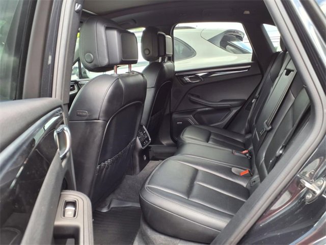 2018 Porsche Macan Base photo 10