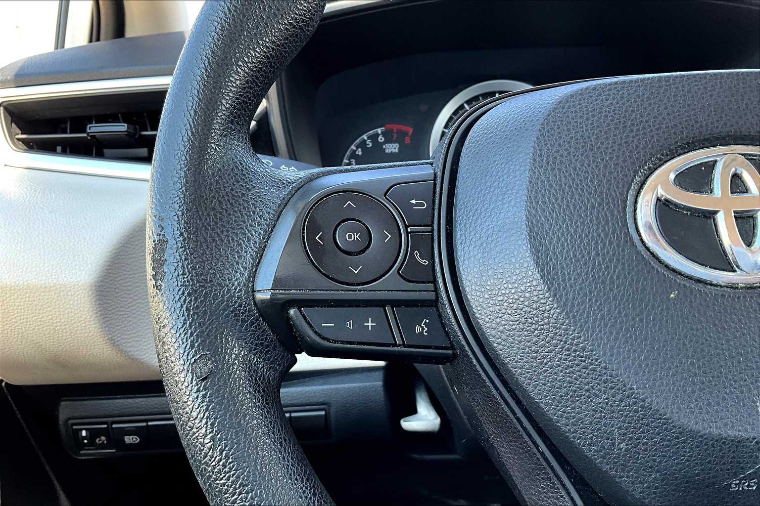 2020 Toyota Corolla LE photo 21