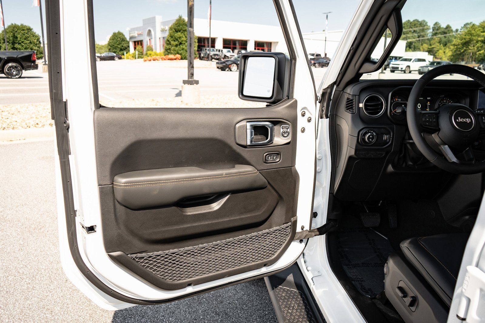 2025 Jeep Gladiator Sport photo 16