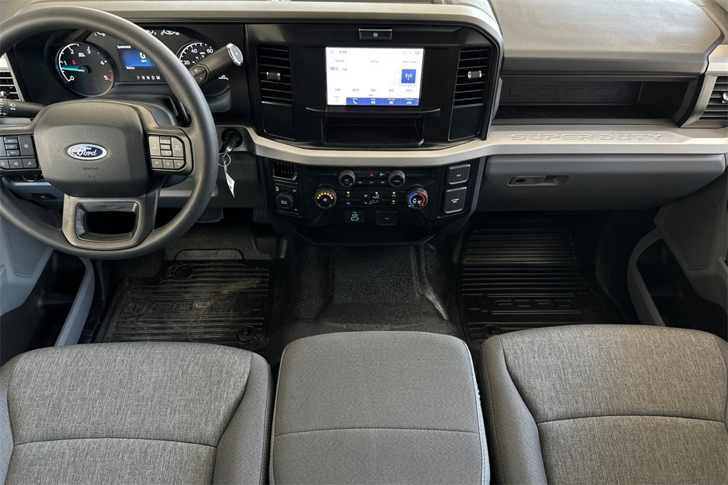 2025 Ford F-550 XL photo 9