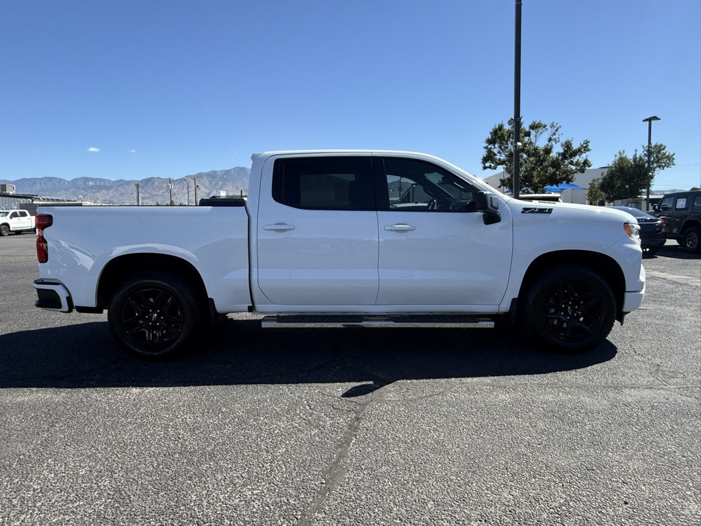 2023 Chevrolet Silverado 1500 RST photo 4