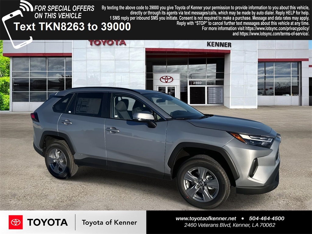 2025 Toyota RAV4 XLE's photo