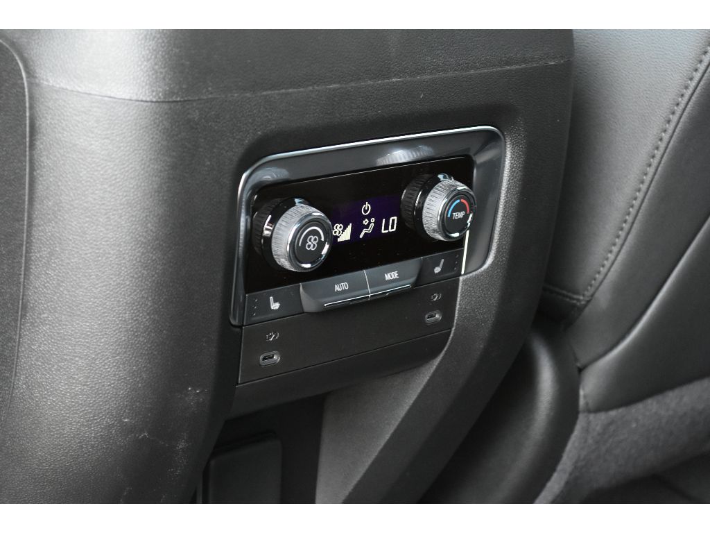 2025 Chevrolet Tahoe Premier photo 11