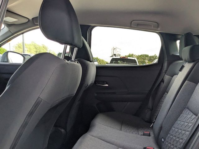 2025 Nissan Kicks SV photo 13