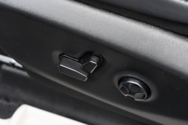 2023 Chrysler Pacifica Hybrid Touring L photo 16
