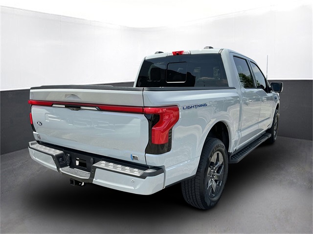 2024 Ford F-150 Lightning Lariat photo 5