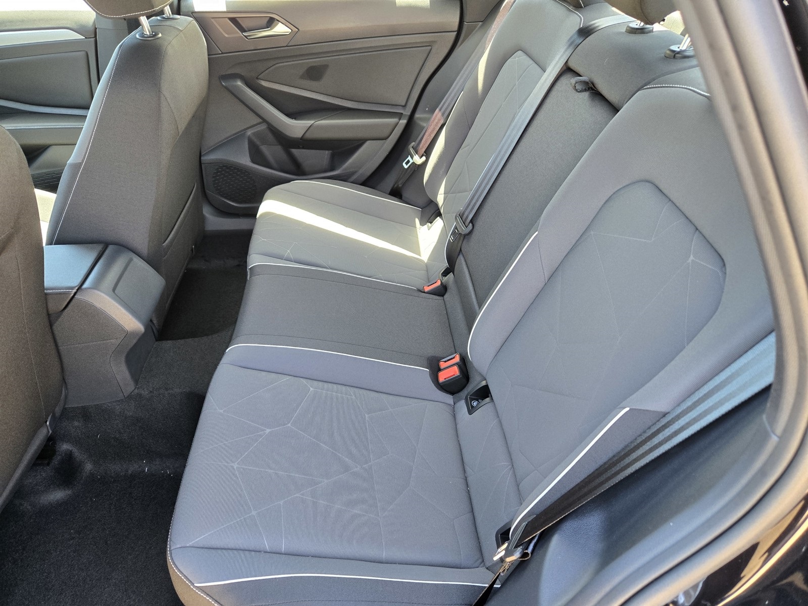 2025 Volkswagen Jetta 1.5T Sport photo 7