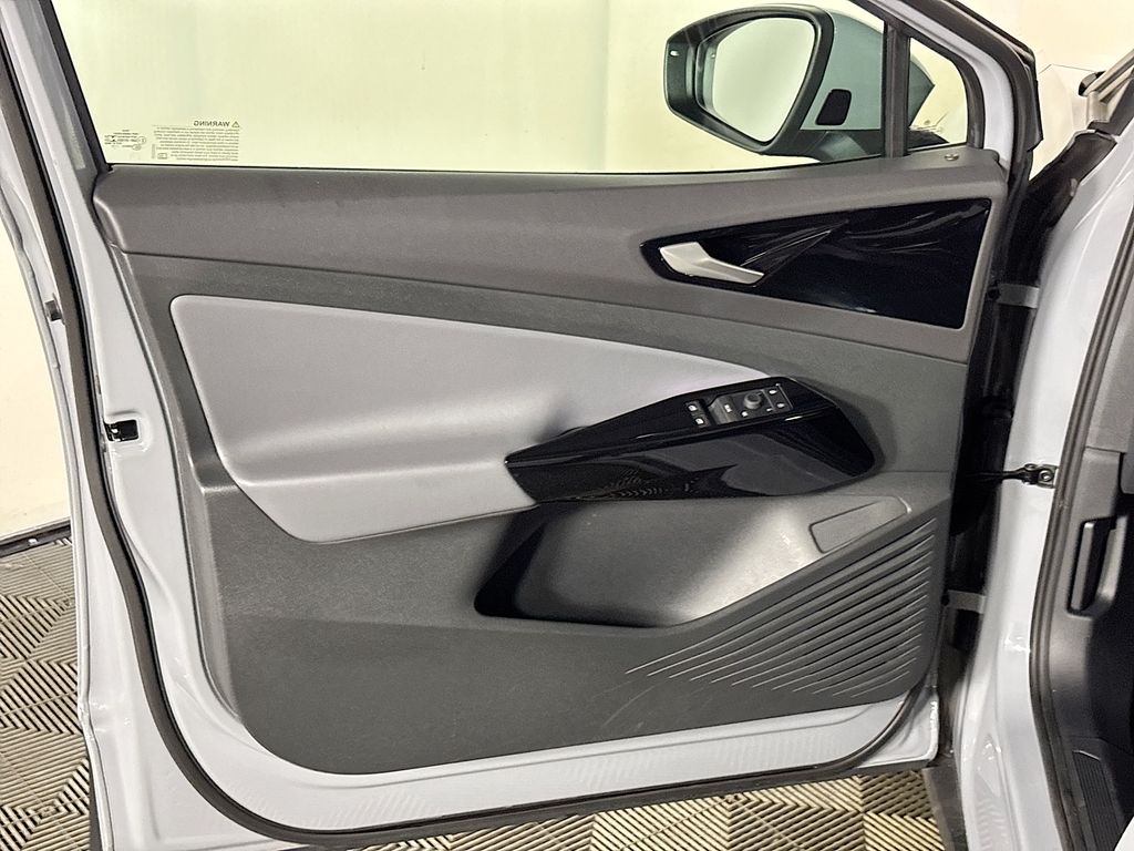 2021 Volkswagen ID.4 Pro photo 10