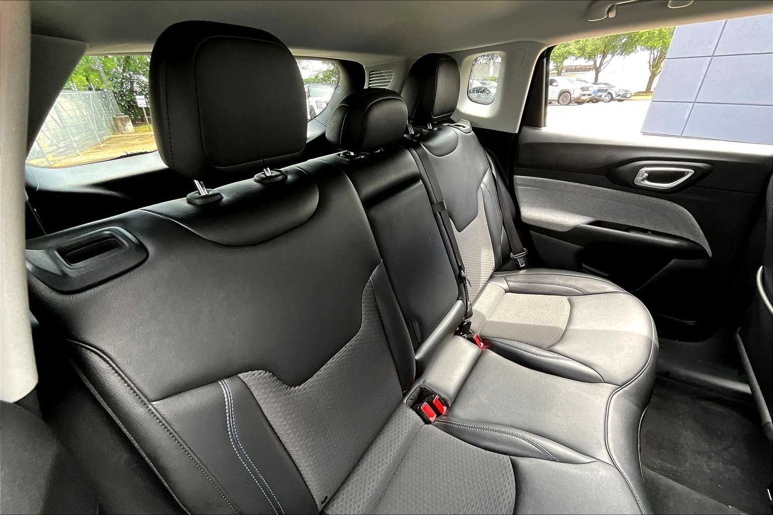 2022 Jeep Compass Latitude photo 15