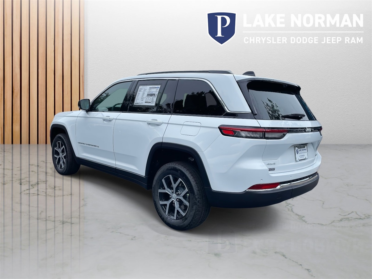 2025 Jeep Grand Cherokee Limited photo 2