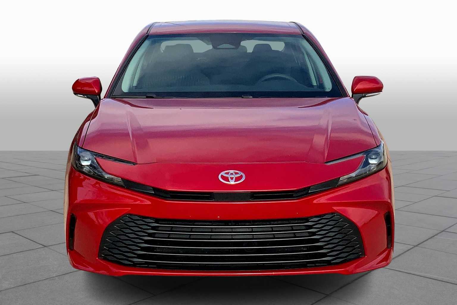 2025 Toyota Camry LE photo 3