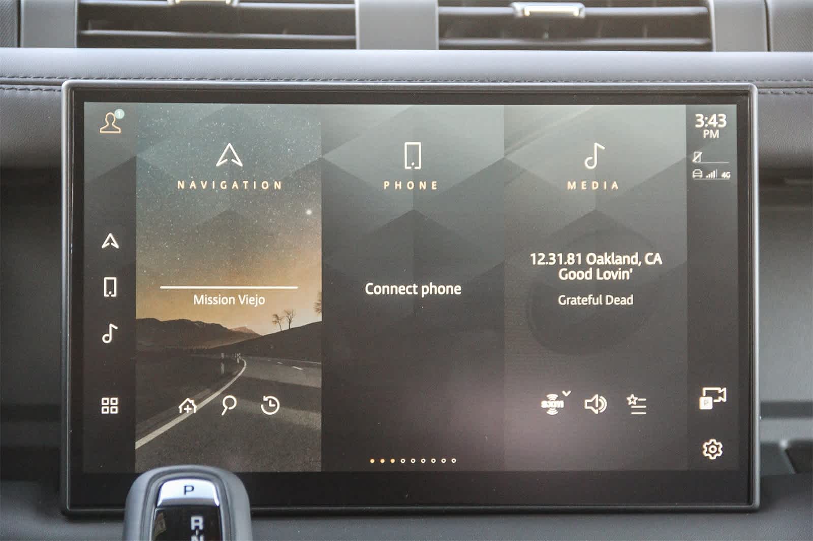 2025 Land Rover Defender 130 X-Dynamic SE photo 14