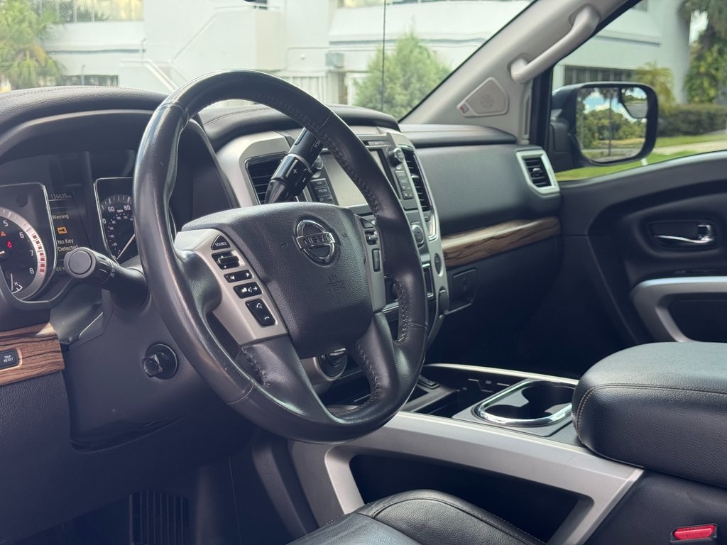 2017 Nissan Titan SL photo 11