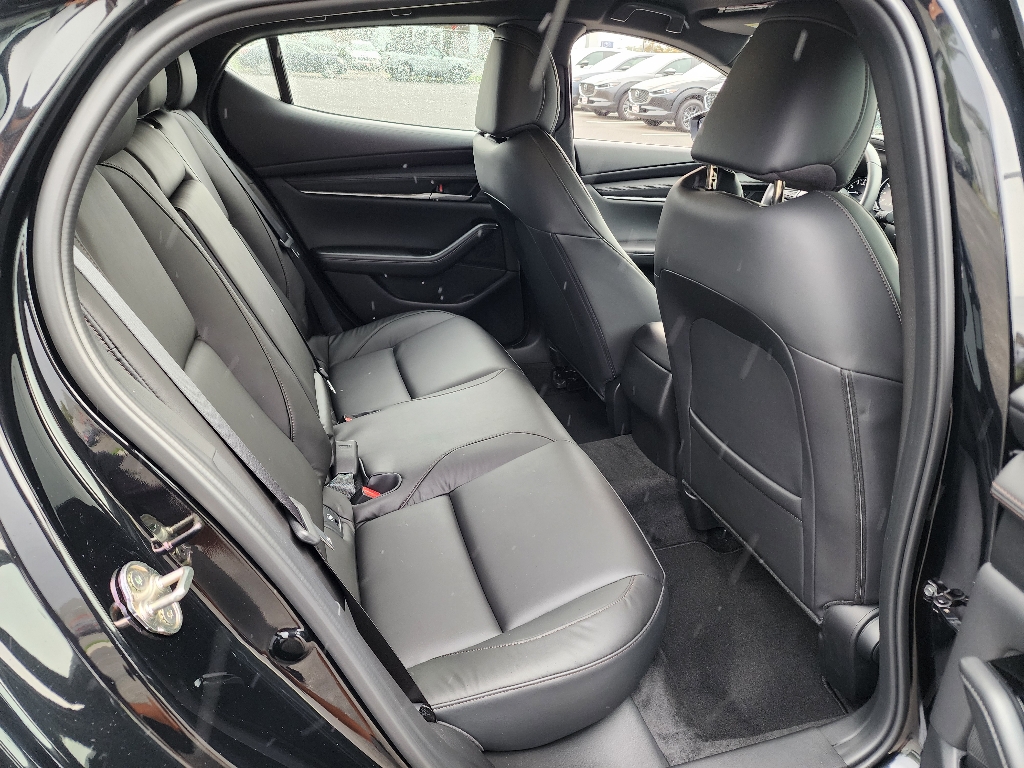 2025 Mazda Mazda3 2.5 Select Sport photo 22