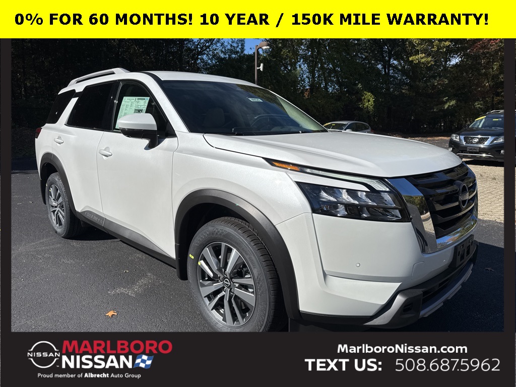 2025 Nissan Pathfinder SL's photo