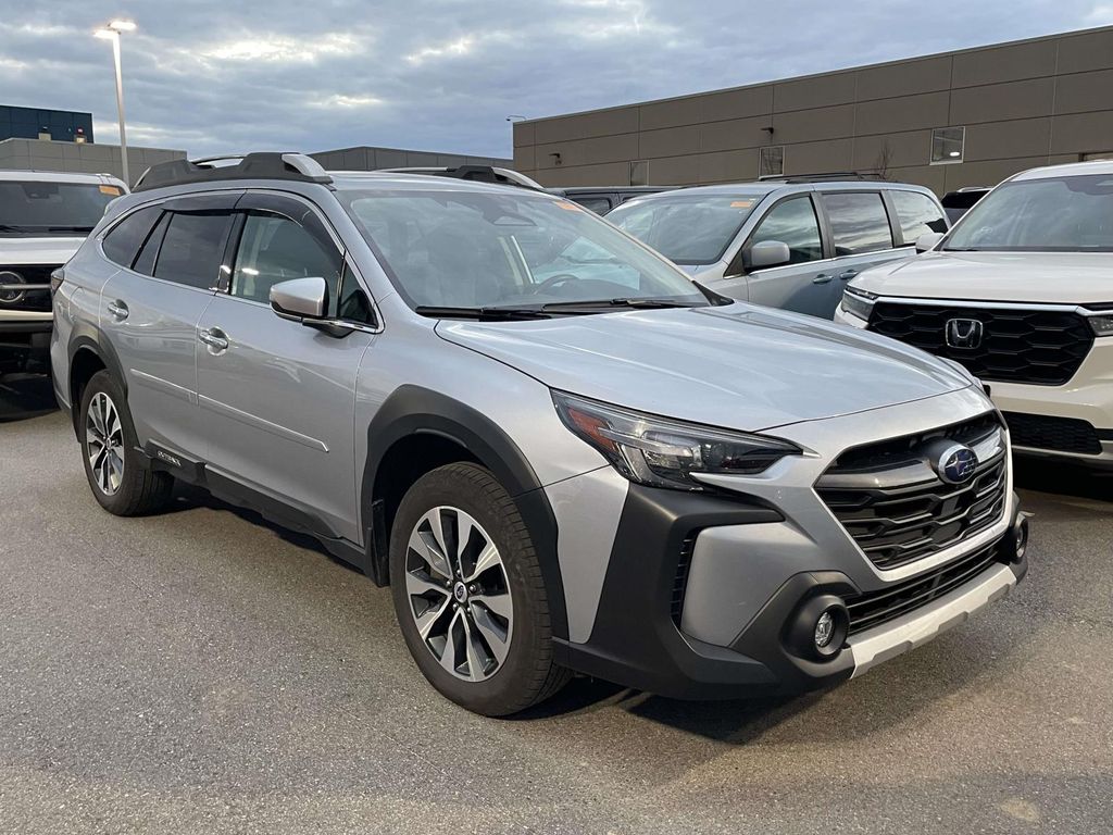 2023 Subaru Outback Touring's photo