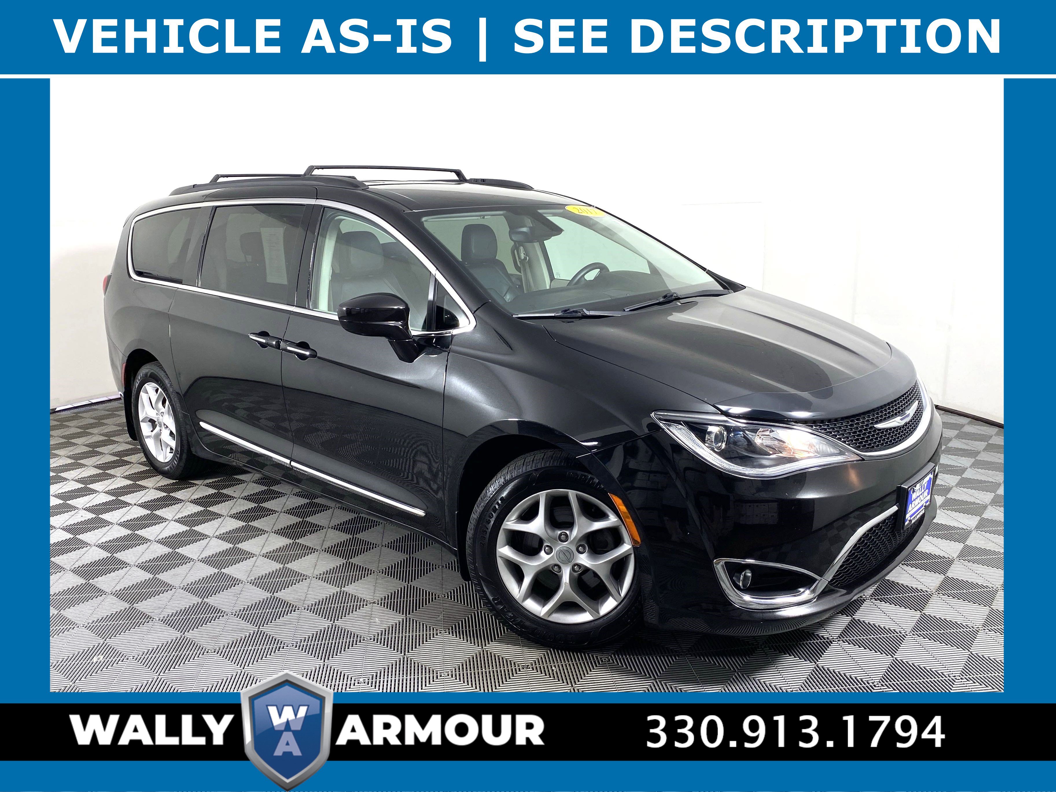 Used 2017 Brilliant Black Crystal Pearlcoat Chrysler Touring-L image 1