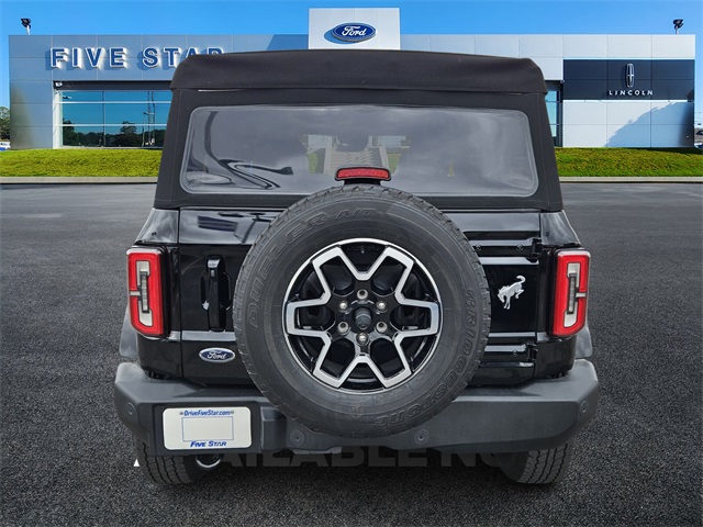 2024 Ford Bronco Outer Banks photo 3