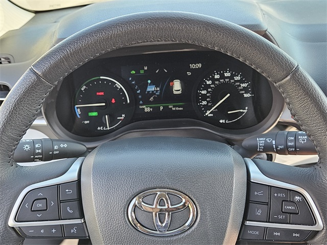 2025 Toyota Sienna XLE photo 26