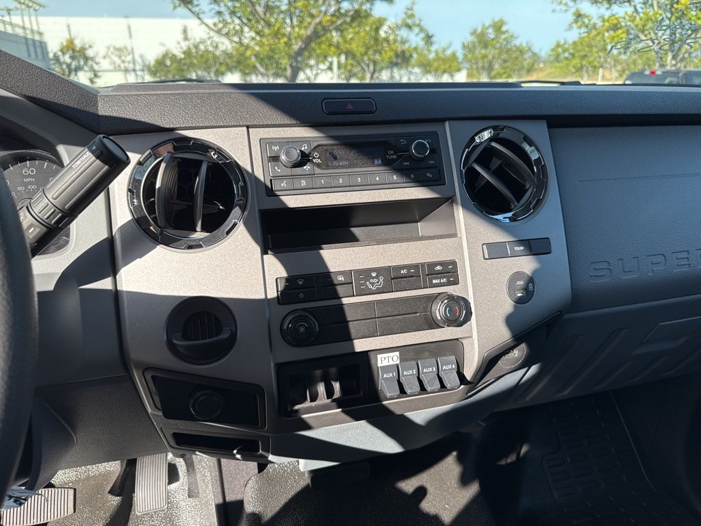 2025 Ford F-650 XL photo 17
