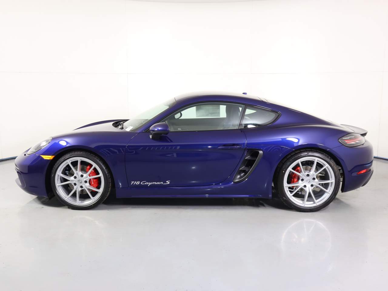 2025 Porsche Cayman S photo 2