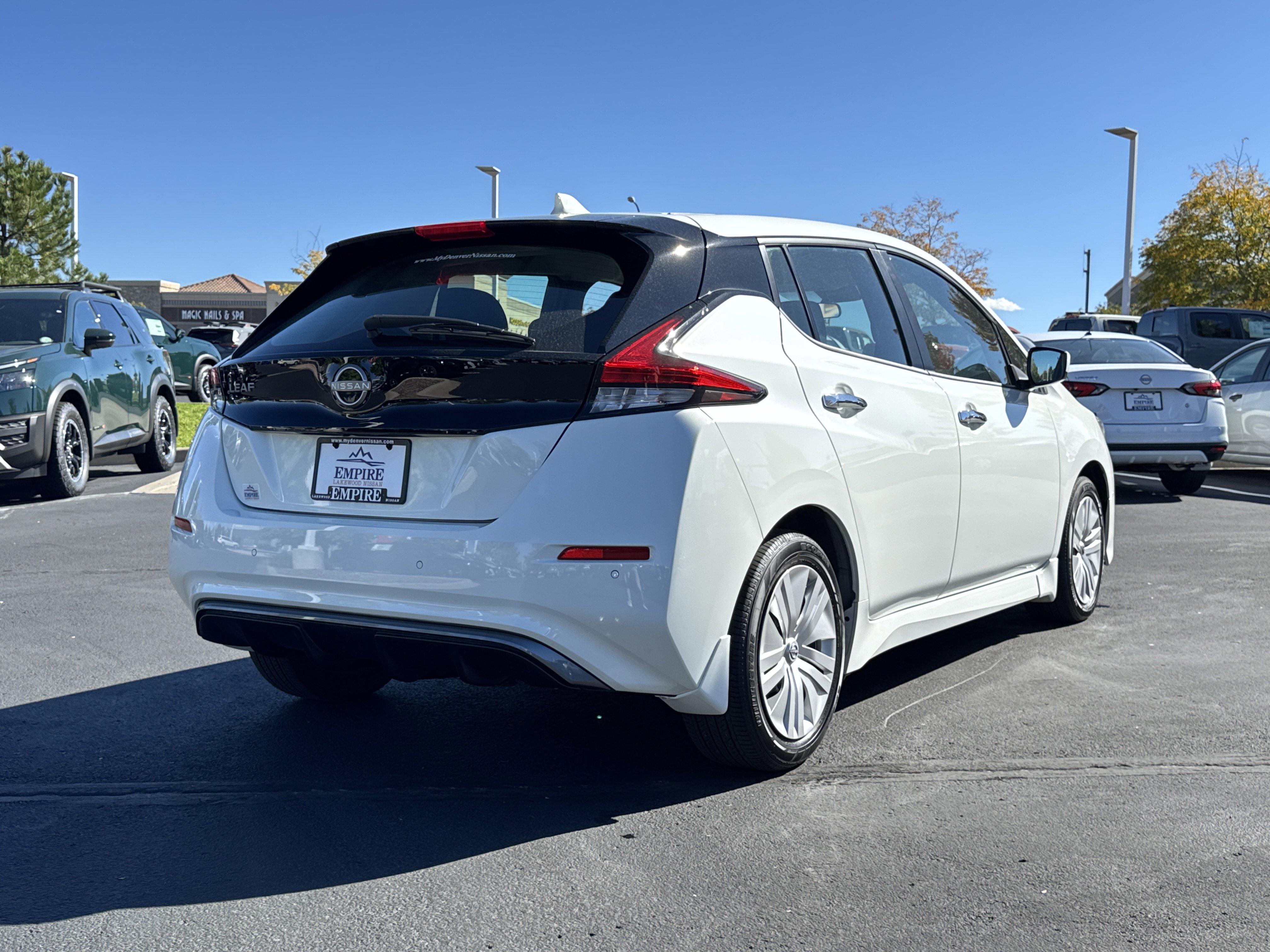 2024 Nissan Leaf S photo 2