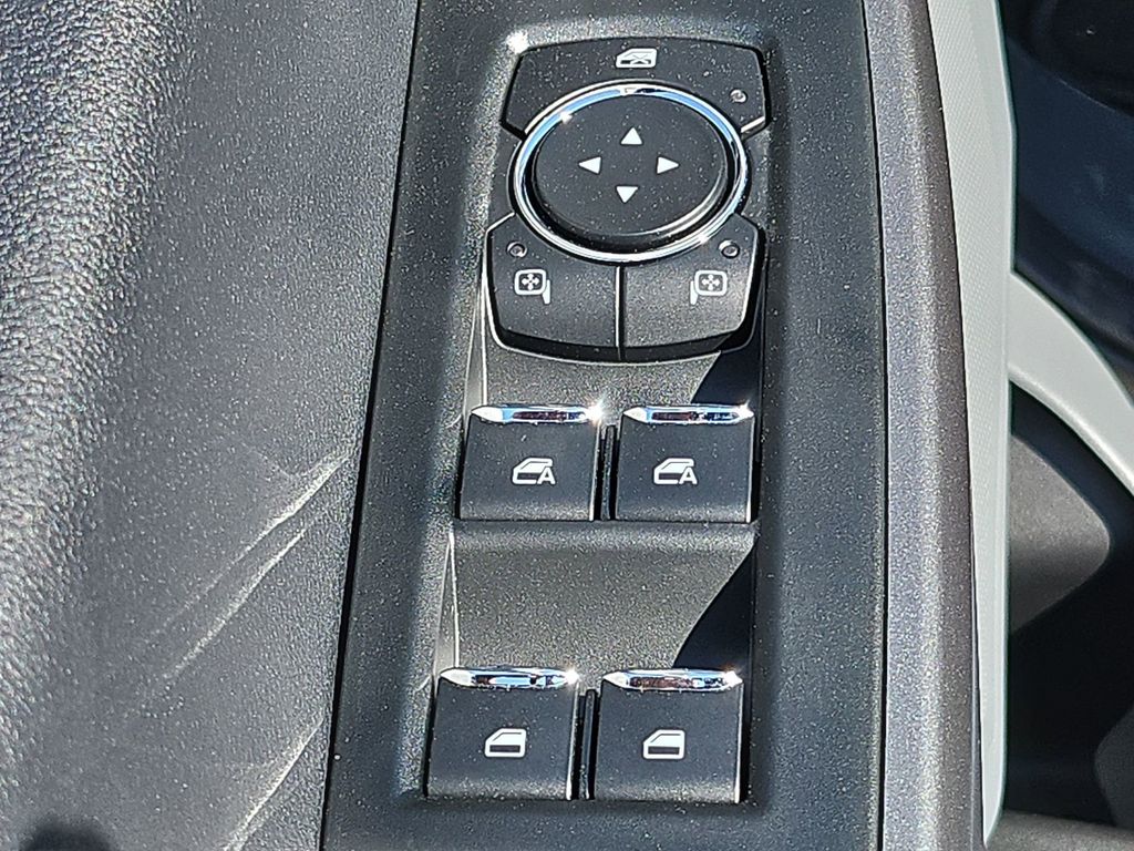 2025 Ford F-350 photo 28