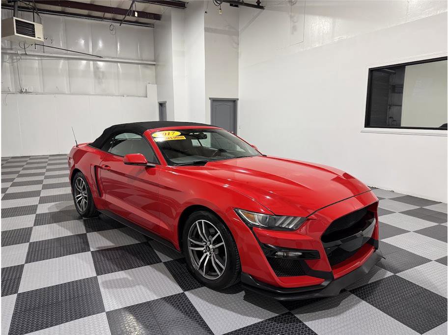 2017 Ford Mustang EcoBoost Premium photo 3