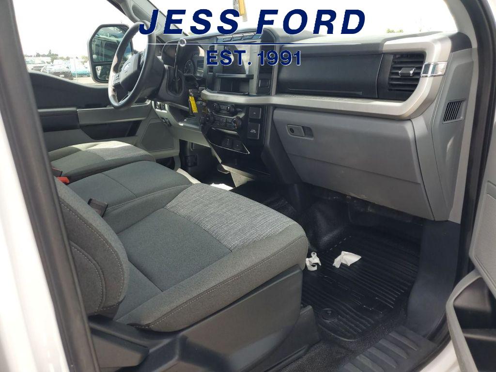 2024 Ford F-450 XLT photo 7