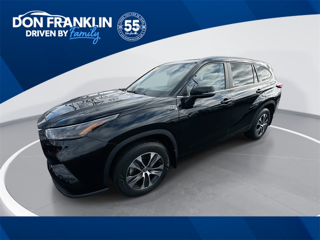 2023 Toyota Highlander XLE's photo