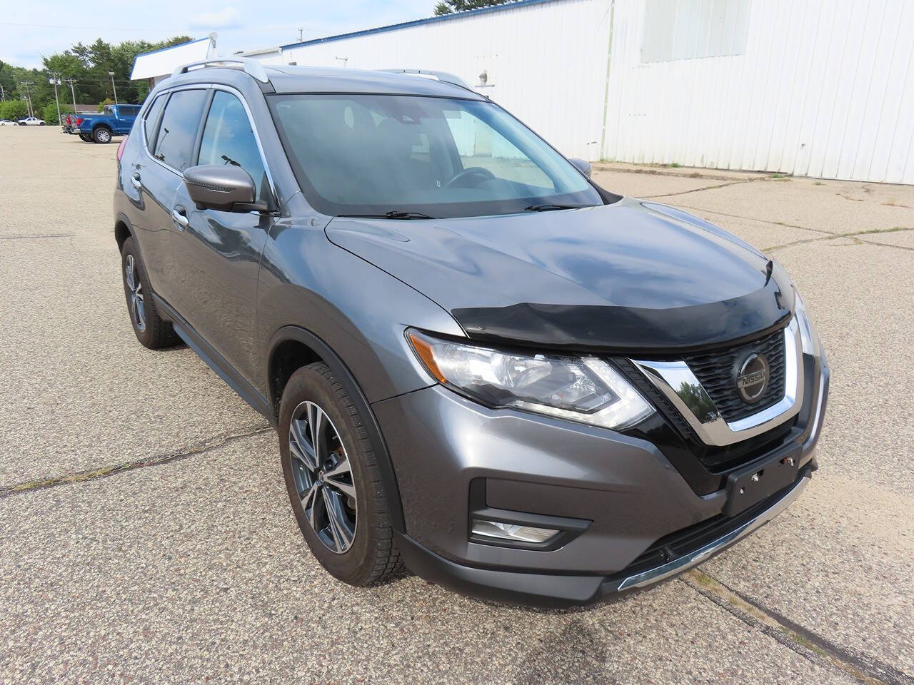 2020 Nissan Rogue SV photo 3