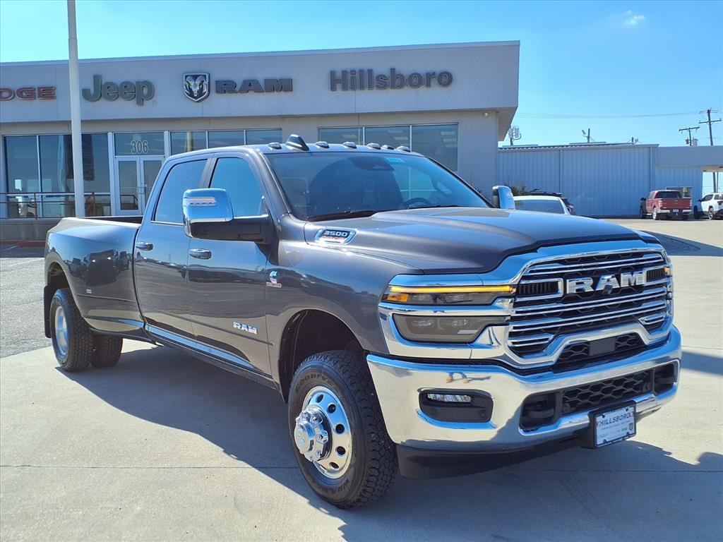 2026 RAM Ram 3500 Pickup Laramie's photo