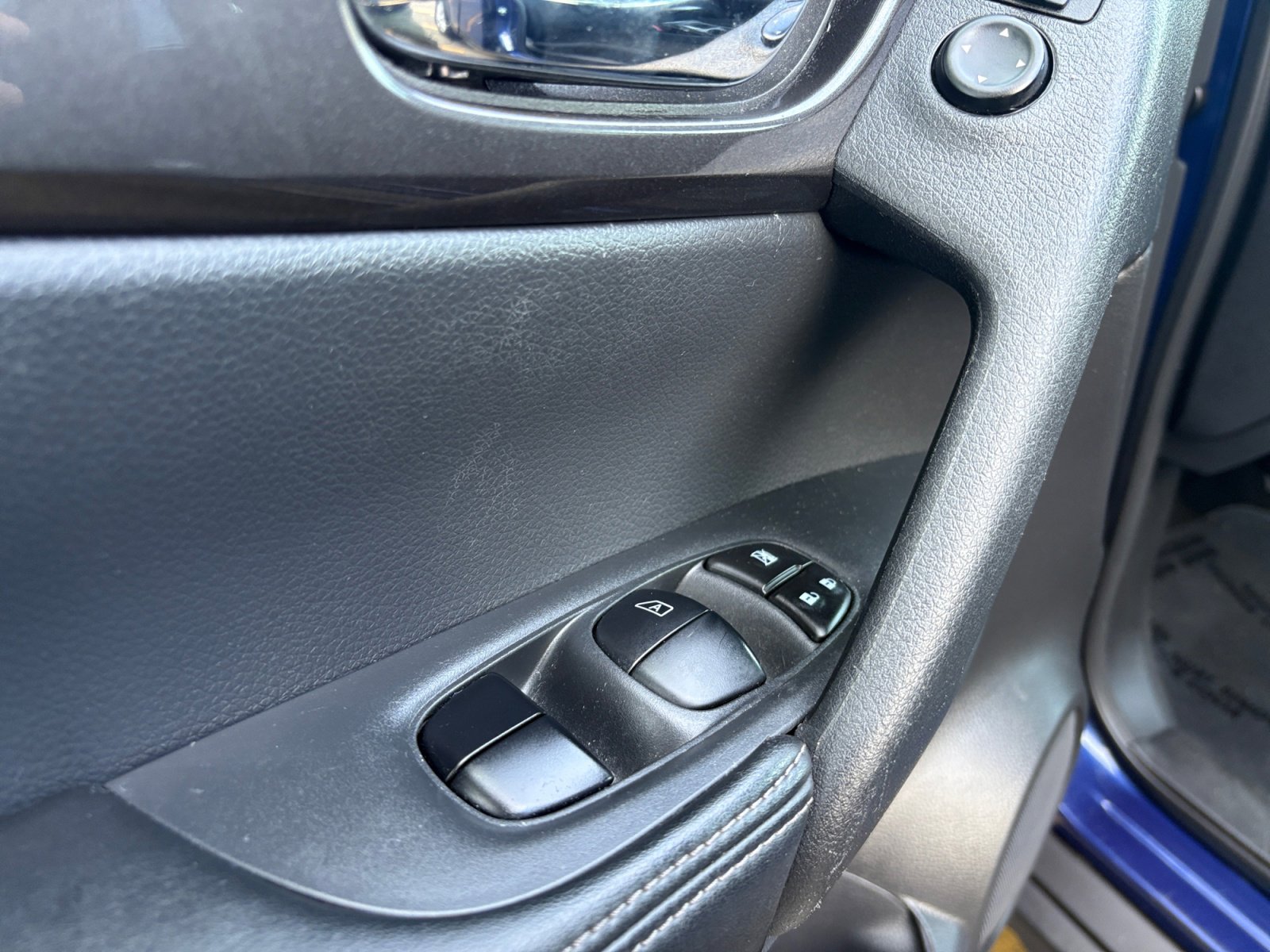 2020 Nissan Rogue SV photo 26