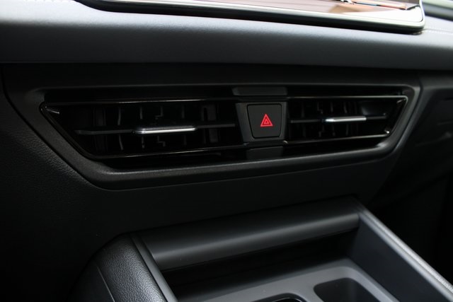 2025 Volkswagen Tiguan SE photo 2