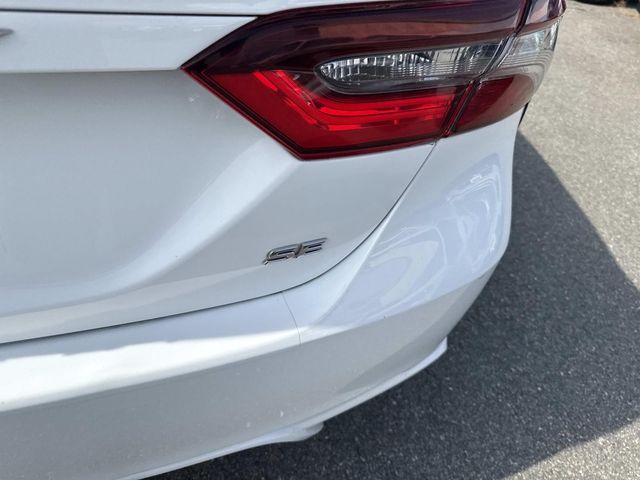 2024 Toyota Camry SE photo 5