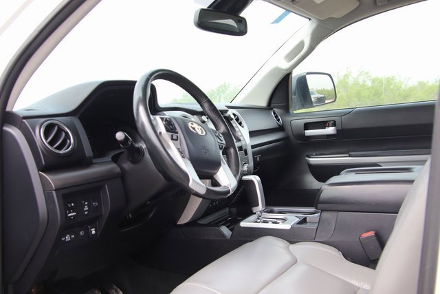 2020 Toyota Tundra SR5 photo 8