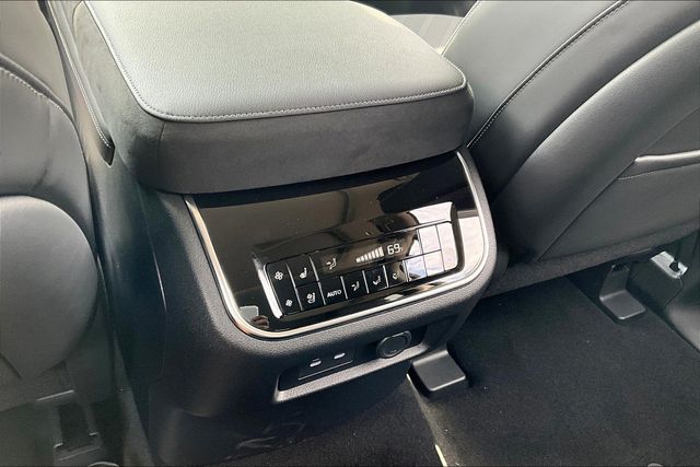 2026 Infiniti QX80 Luxe photo 27