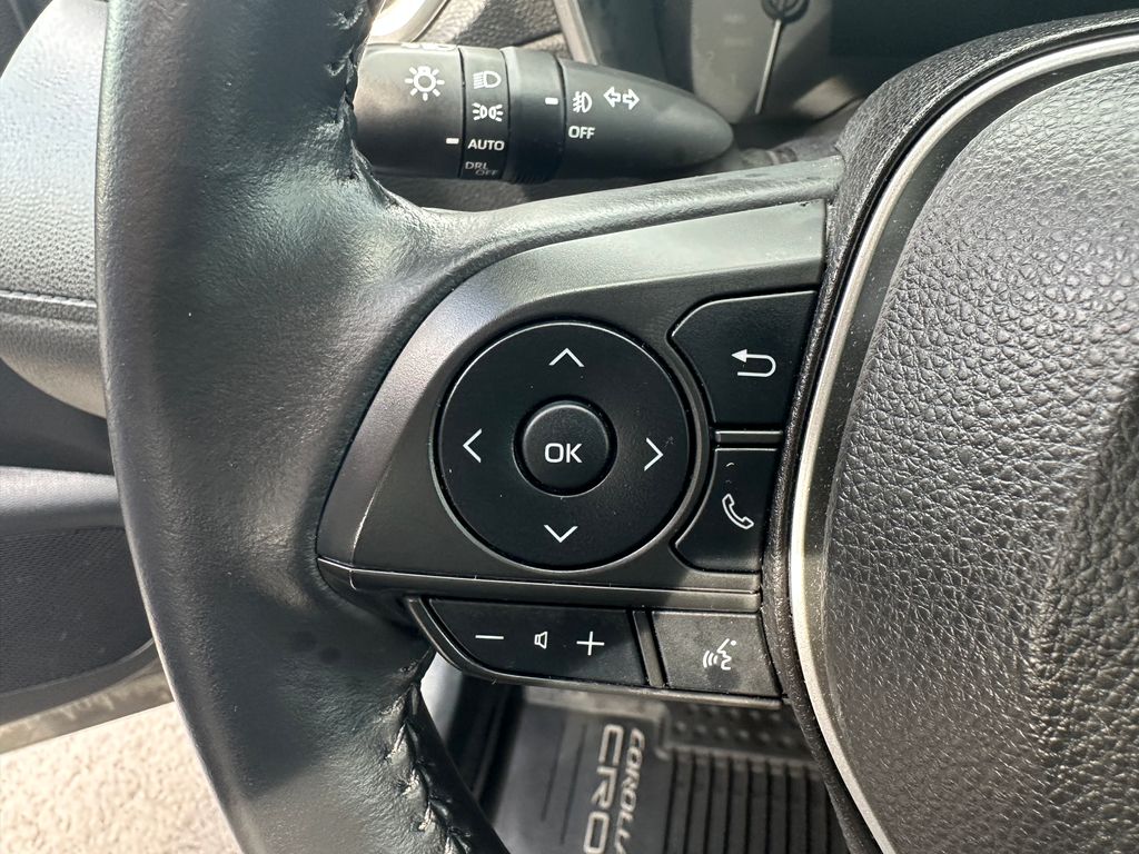 2022 Toyota Corolla Cross XLE photo 20