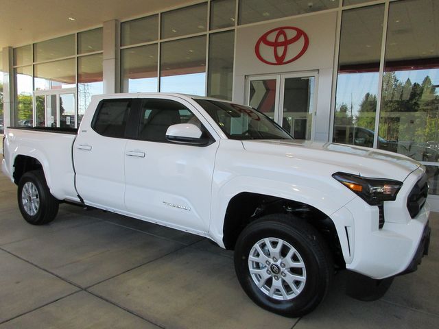 2025 Toyota Tacoma SR5 4x4 Double Cab photo 3