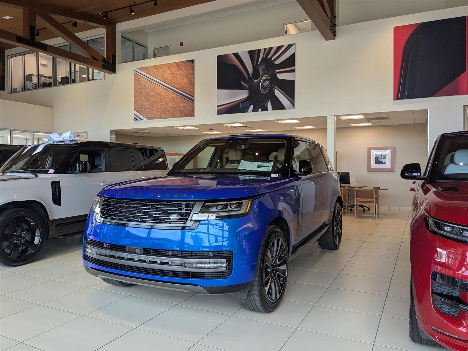 2026 Land Rover Range Rover SE's photo
