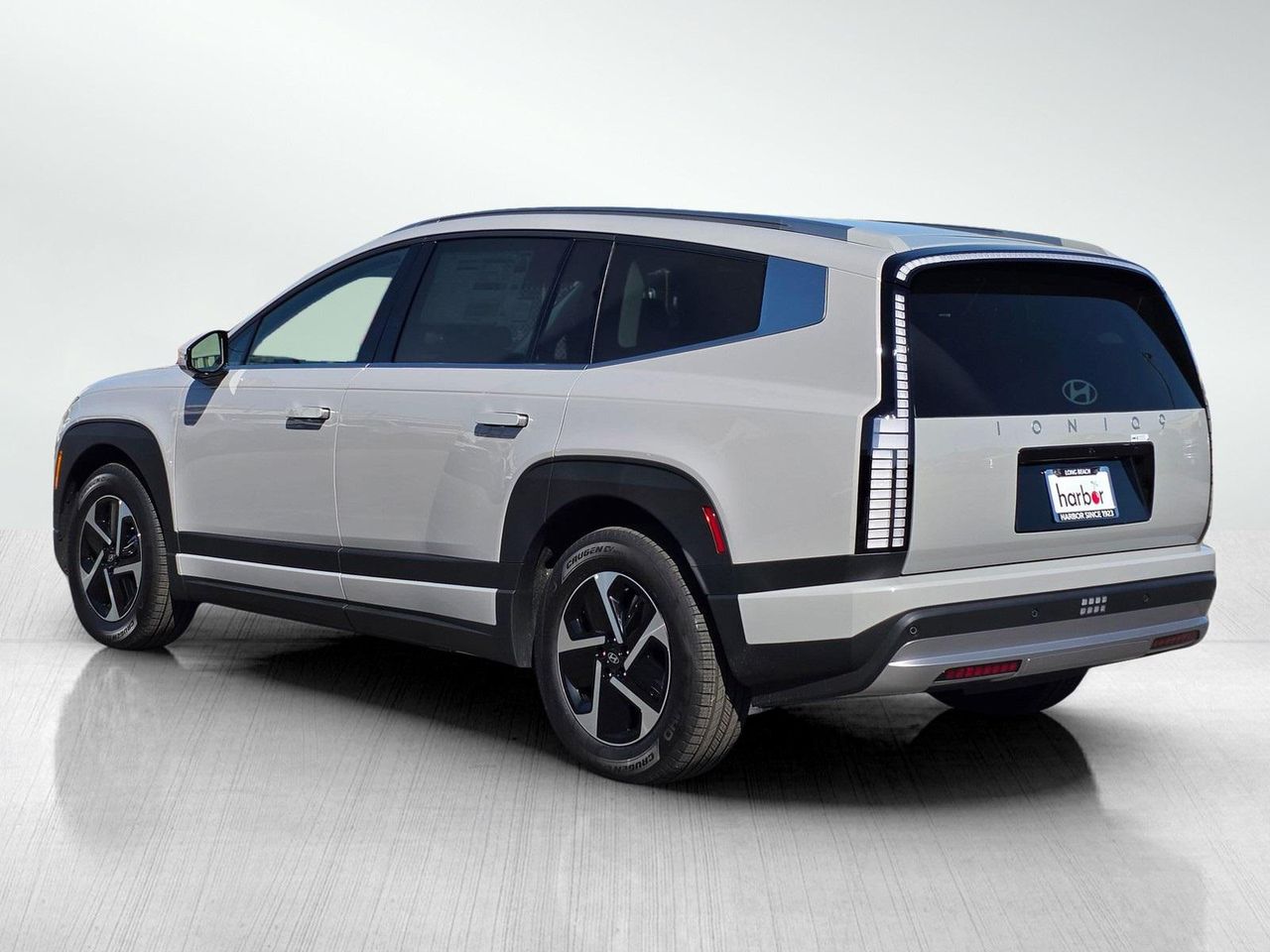 2026 Hyundai Ioniq photo 3