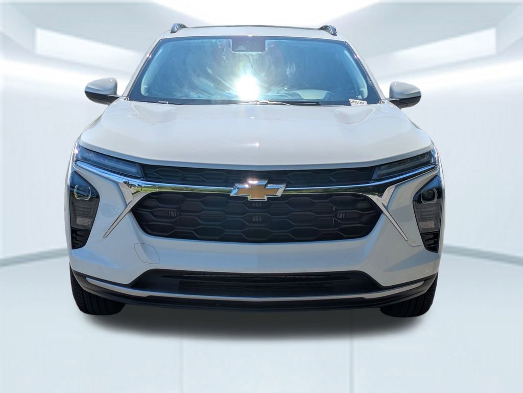 2025 Chevrolet Trax LT photo 8